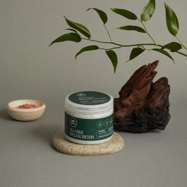 TEA TREE SPECIAL DETOX galvos odos šveitiklis, 184 g